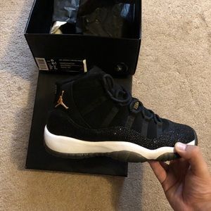 Black Jordan 11 women’s size 8 men’s size 6.5